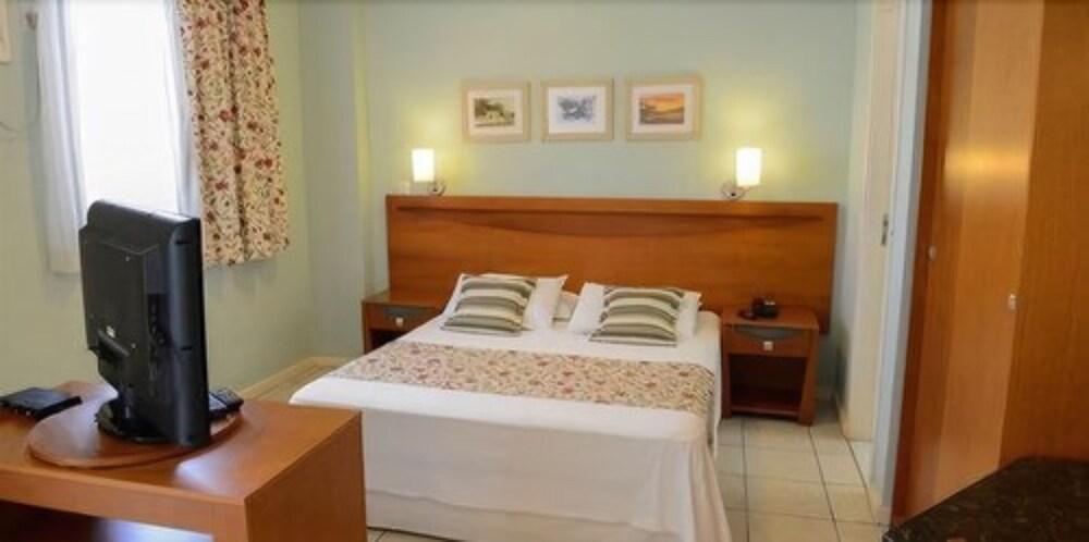Hotel Summit Montese Tower Resende